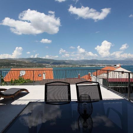 Apartment With Terrace And Sea View - Lucic Trogir Exterior foto