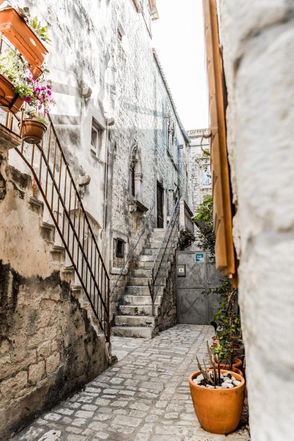 Apartment With Terrace And Sea View - Lucic Trogir Exterior foto