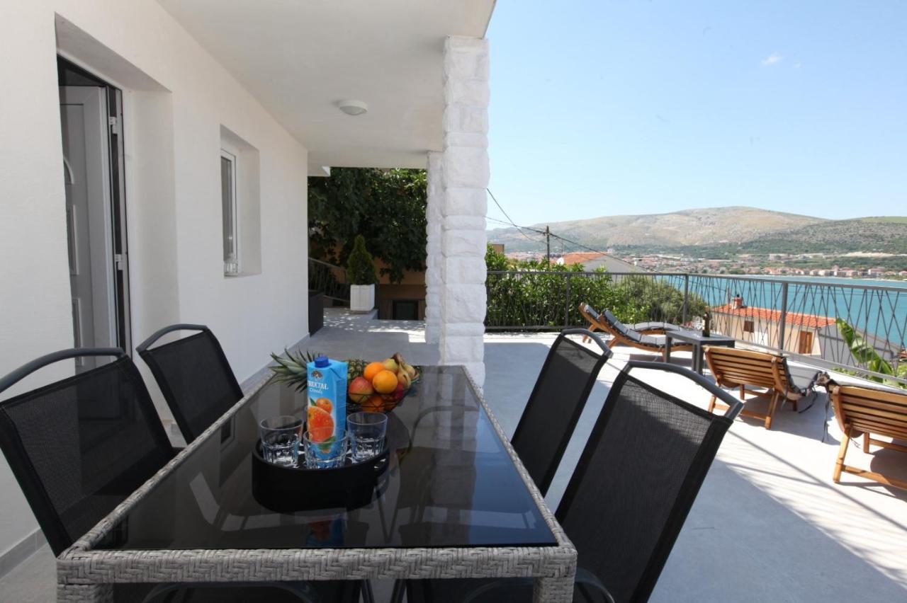 Apartment With Terrace And Sea View - Lucic Trogir Exterior foto