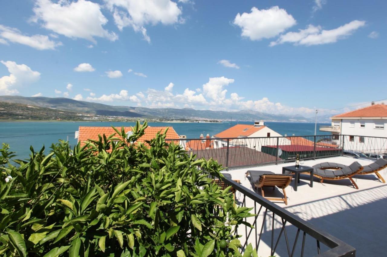 Apartment With Terrace And Sea View - Lucic Trogir Exterior foto